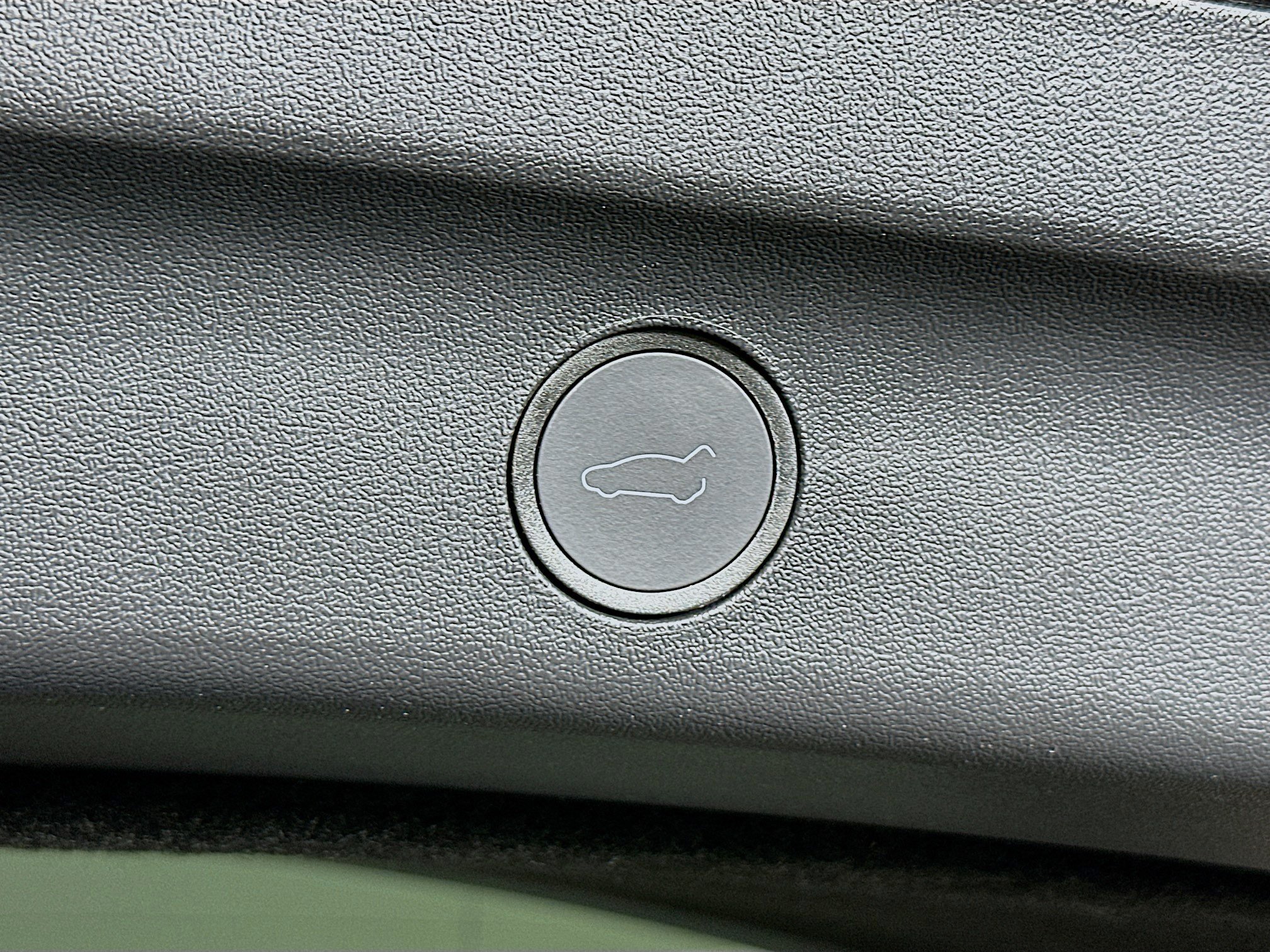 Used 2025 Tesla Model Y Long Range RWD image 28
