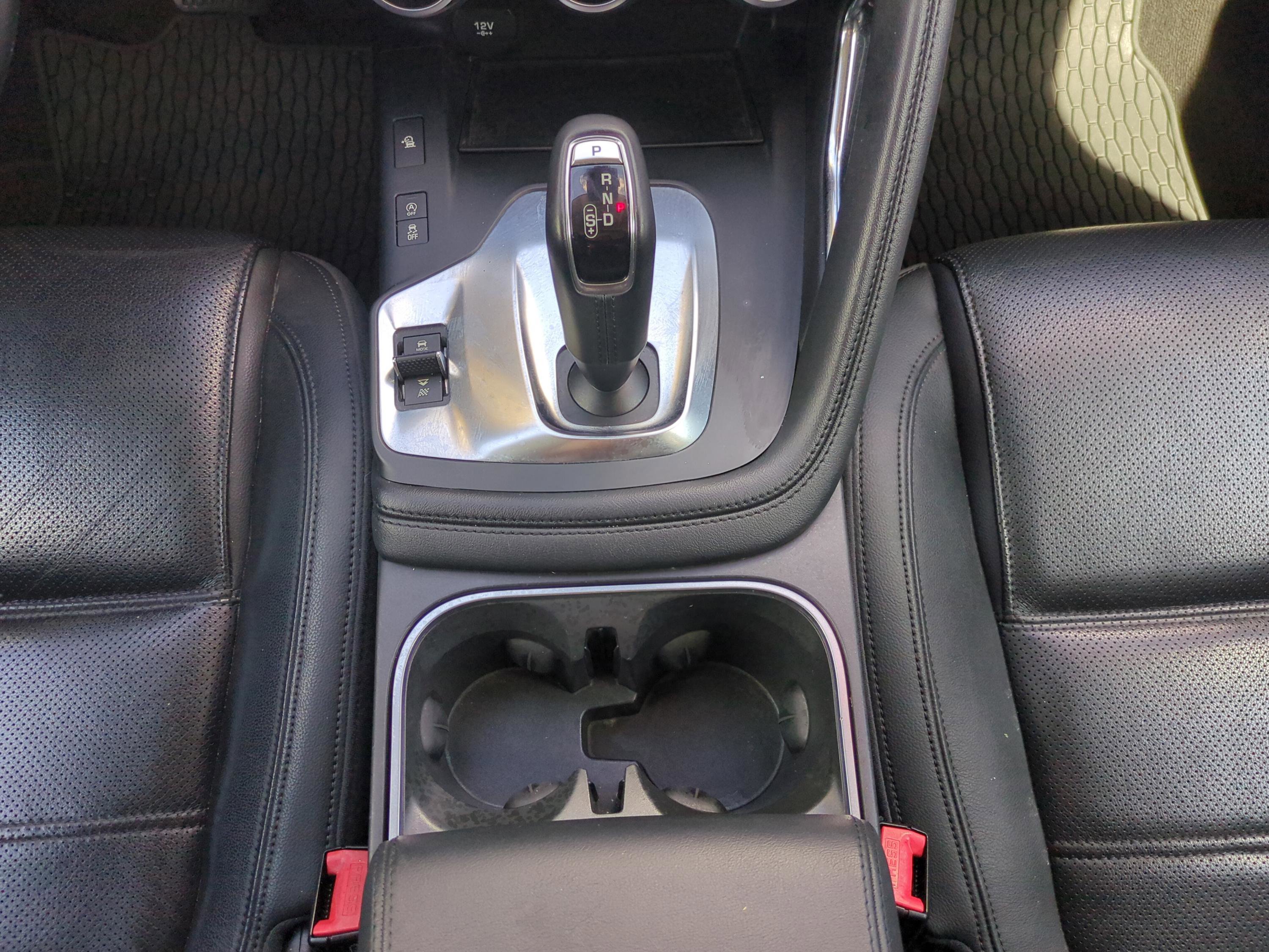 Used 2020 Jaguar E-PACE SE image 18