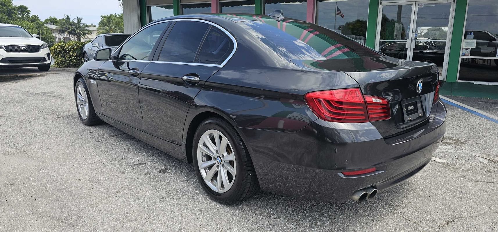 Used 2016 BMW 528i xDrive Sedan AWD/4WD image 3