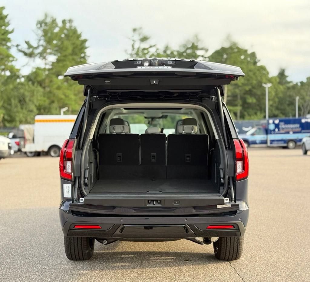 New 2027 Ford Expedition Max Platinum AWD/4WD image 7