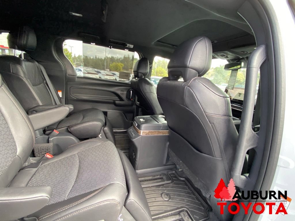 New 2026 Toyota Sienna Platinum AWD/4WD image 17