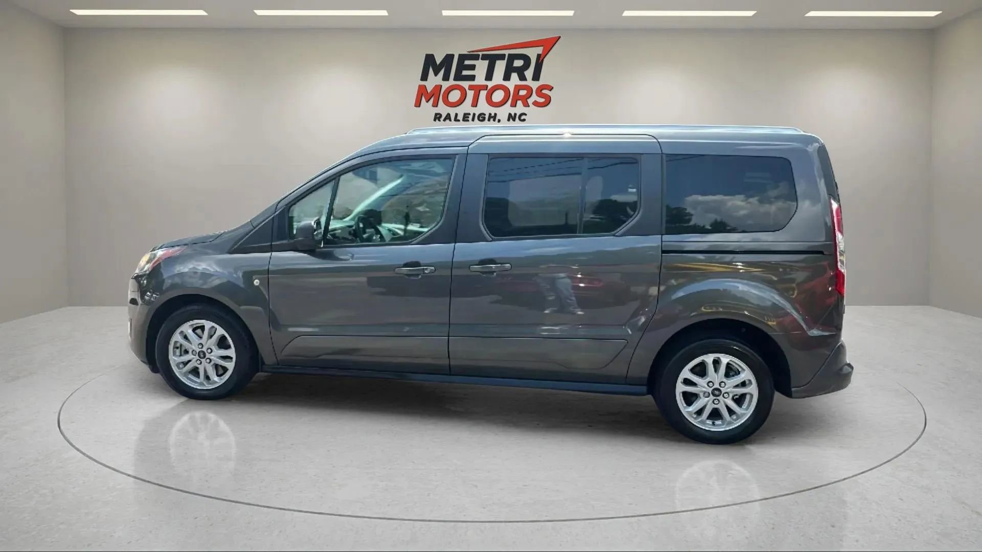 Used 2020 Ford Transit Connect XLT image 8