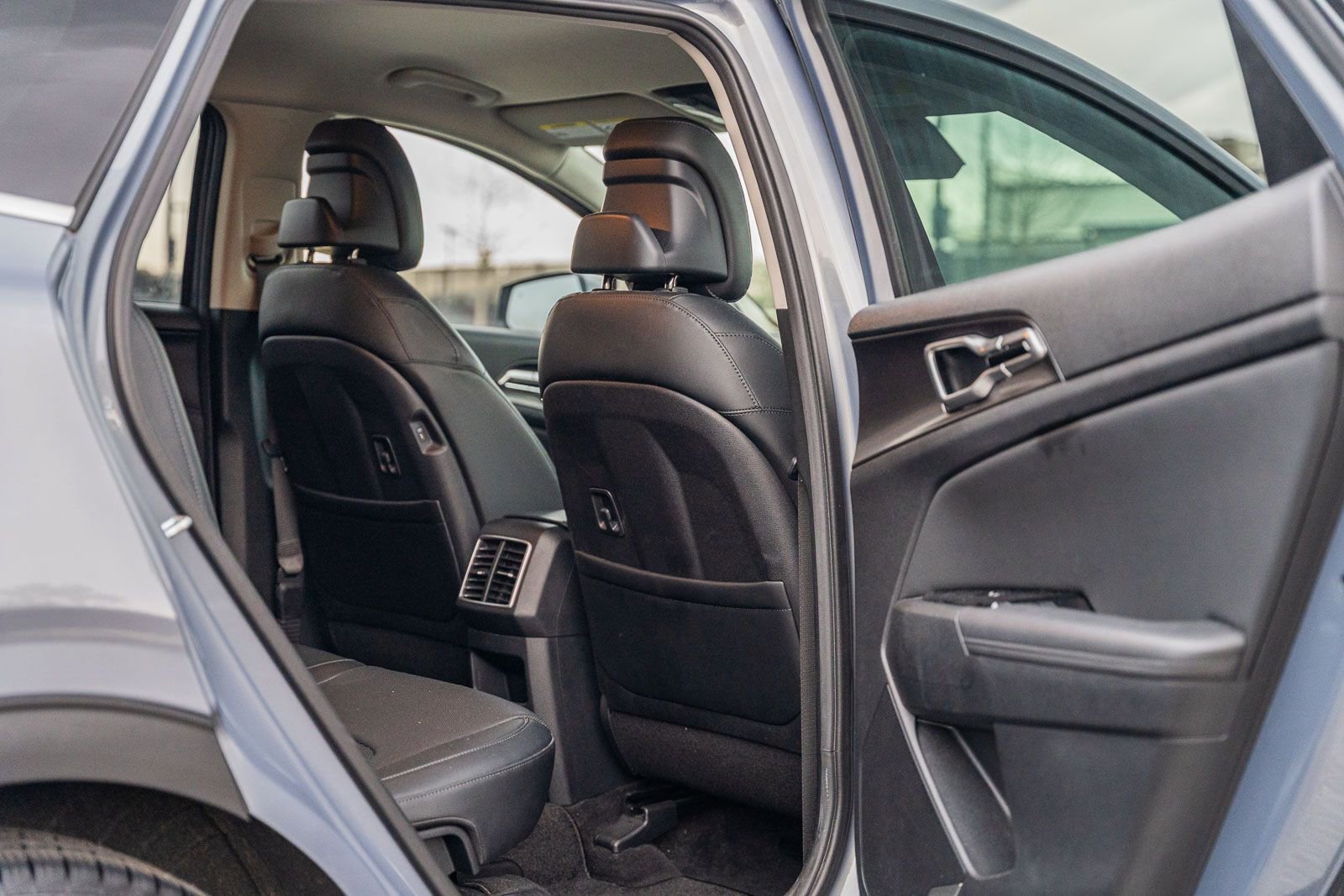 Used 2023 Kia Sportage EX image 16