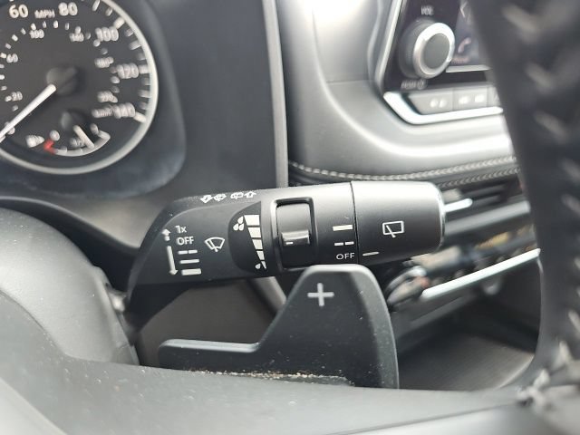 Used 2025 Nissan Rogue SV FWD image 34