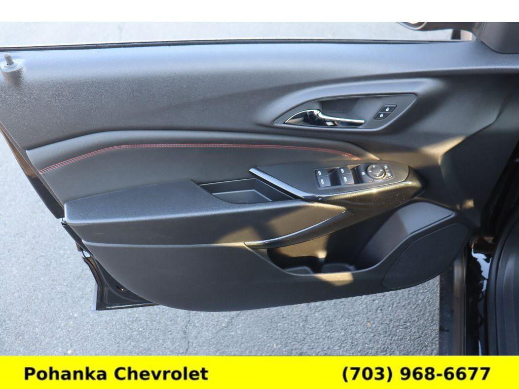 New 2026 Chevrolet Trax RS w/ Sunroof Package image 21