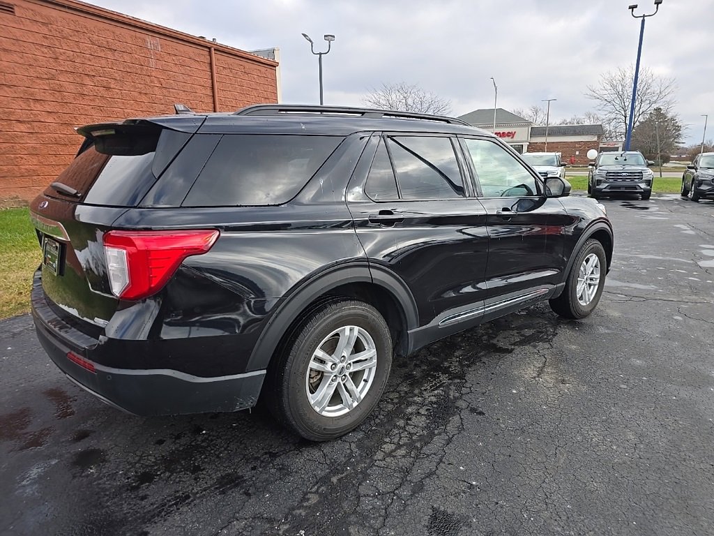 Used 2020 Ford Explorer XLT w/ Equipment Group 202A image 3