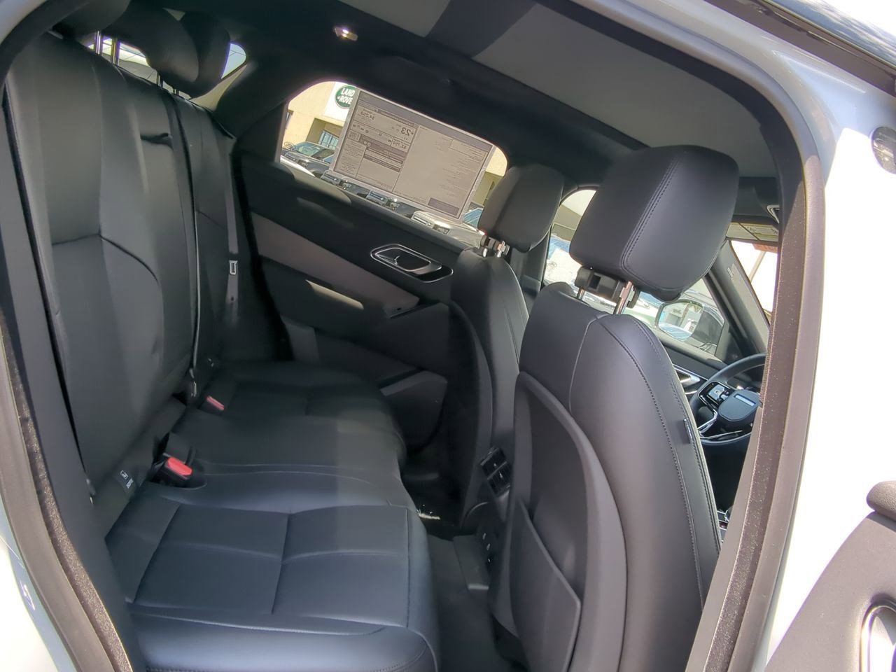 New 2025 Land Rover Range Rover Velar Dynamic SE image 24