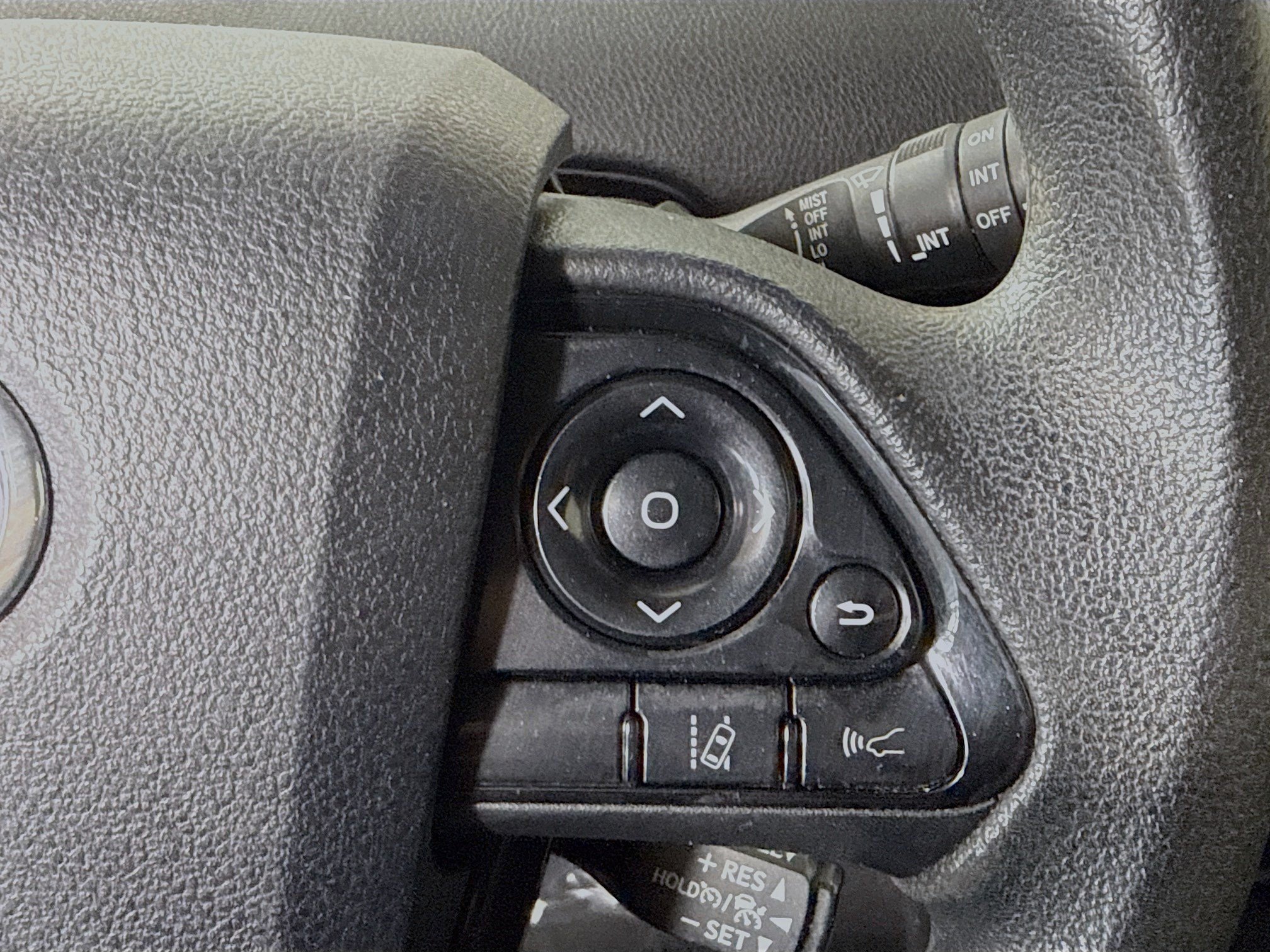 Used 2021 Toyota Prius LE FWD image 15