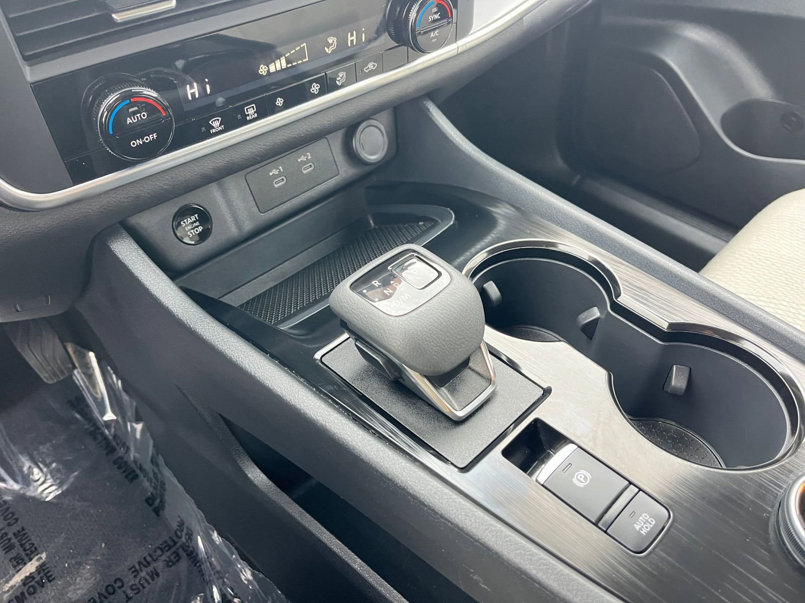 Used 2025 Nissan Rogue SV image 43