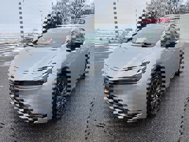 Used 2025 Toyota Prius XLE image 5