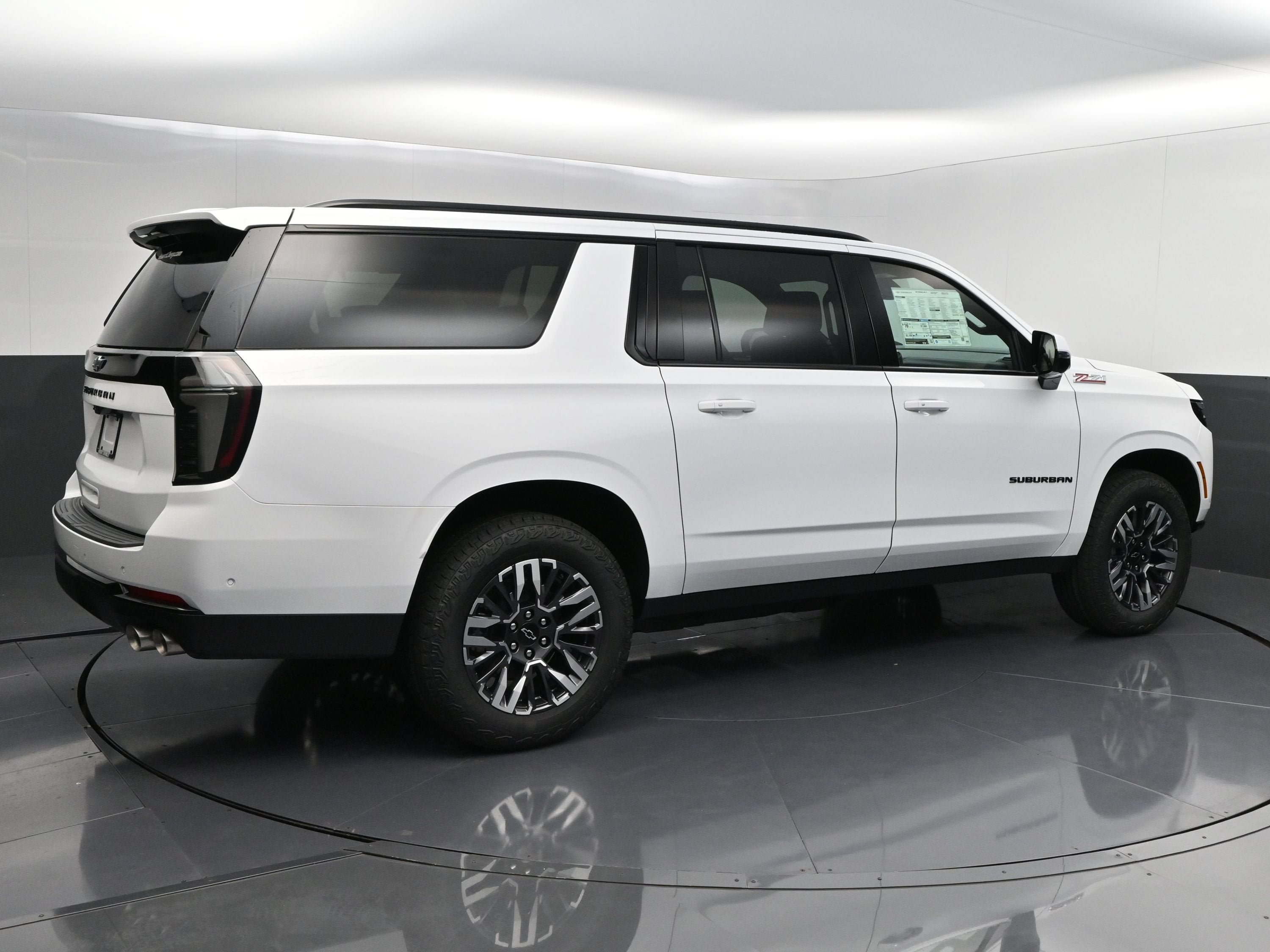 New 2026 Chevrolet Suburban Z71 w/ Z71 Off-Road Package AWD/4WD image 7