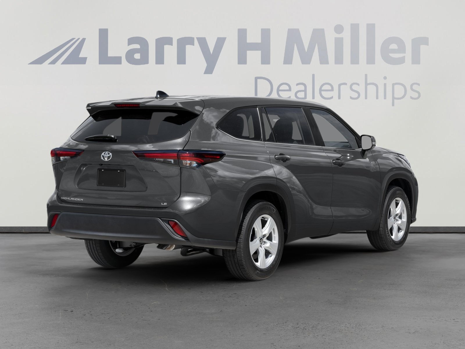 Used 2025 Toyota Highlander XSE AWD/4WD image 3