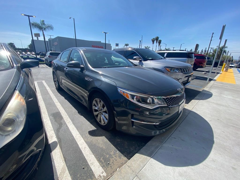 Used 2016 Kia Optima EX w/ Premium Package image 2