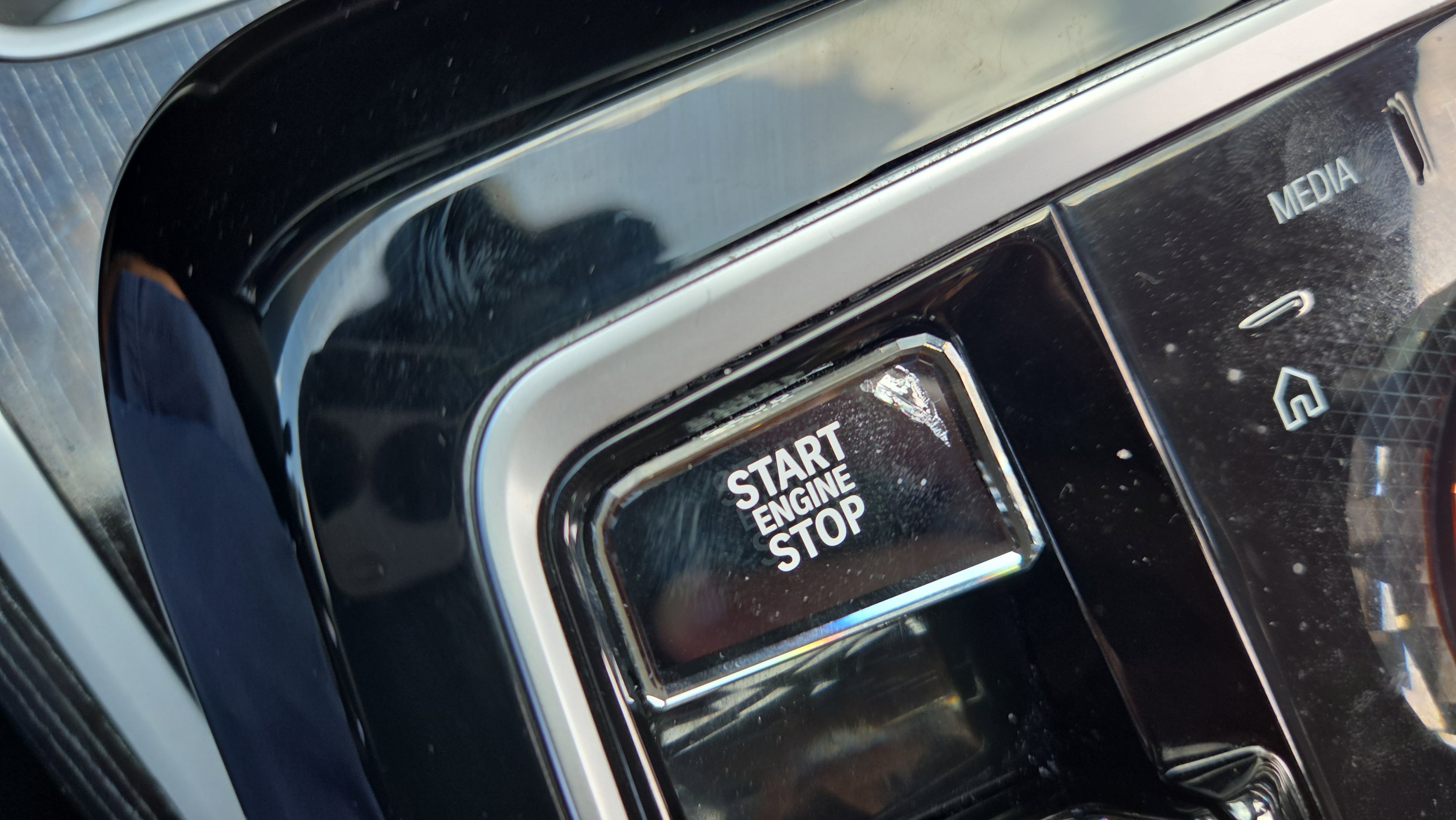 Certified 2023 BMW 740i RWD image 36