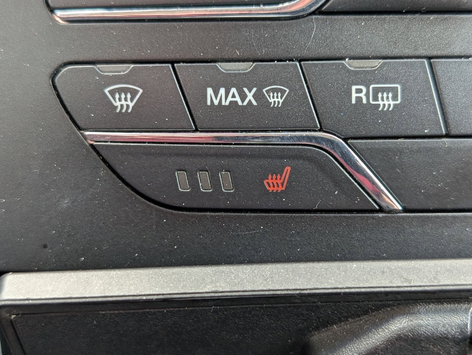 Used 2020 Ford Edge SEL FWD image 19