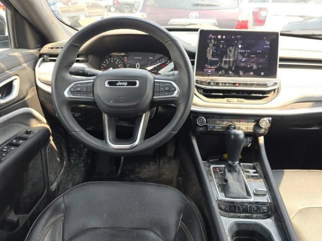 Used 2023 Jeep Compass Latitude AWD/4WD image 6