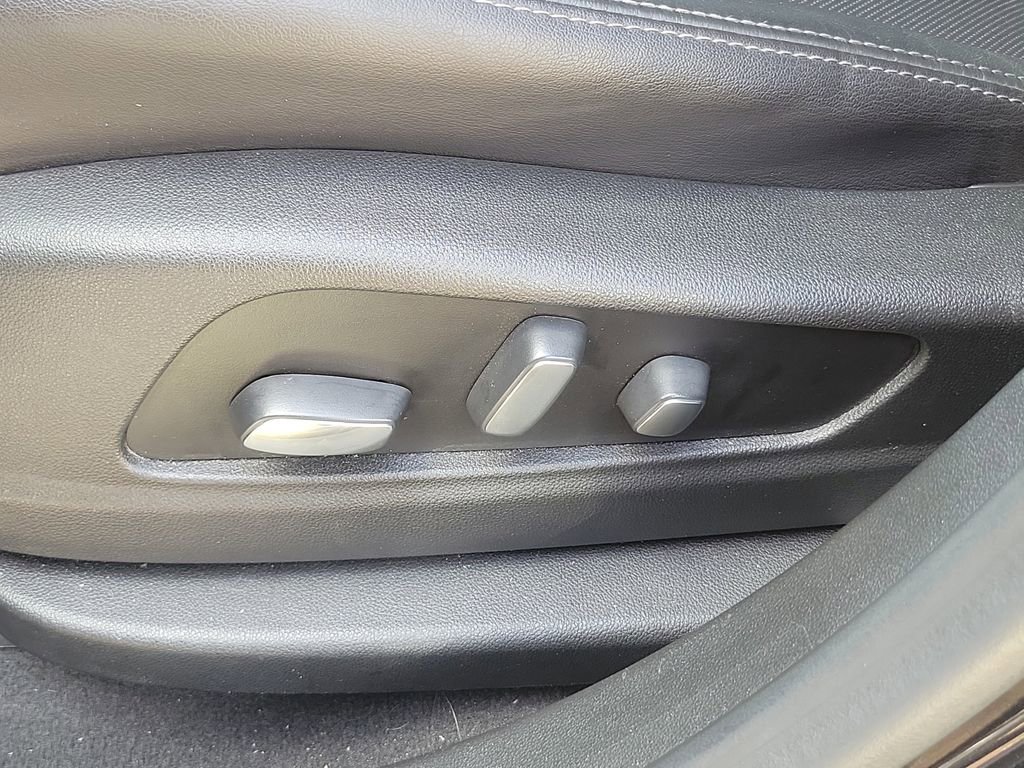 Used 2020 Cadillac XT5 Premium Luxury image 25