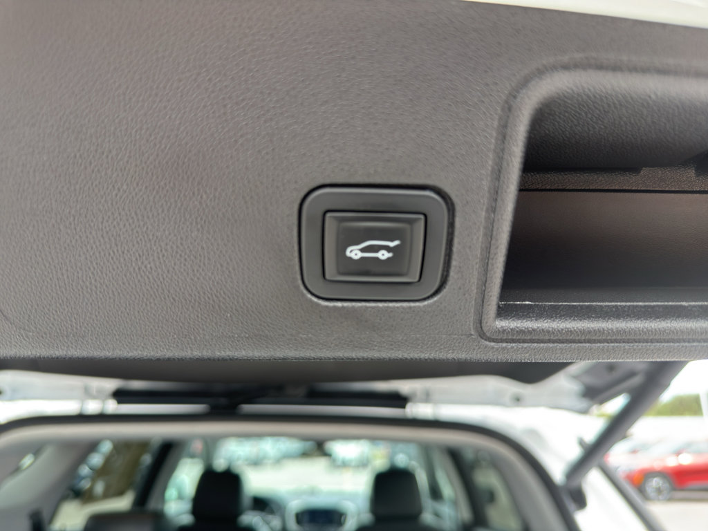 Used 2019 GMC Terrain SLT w/ Preferred Package image 9