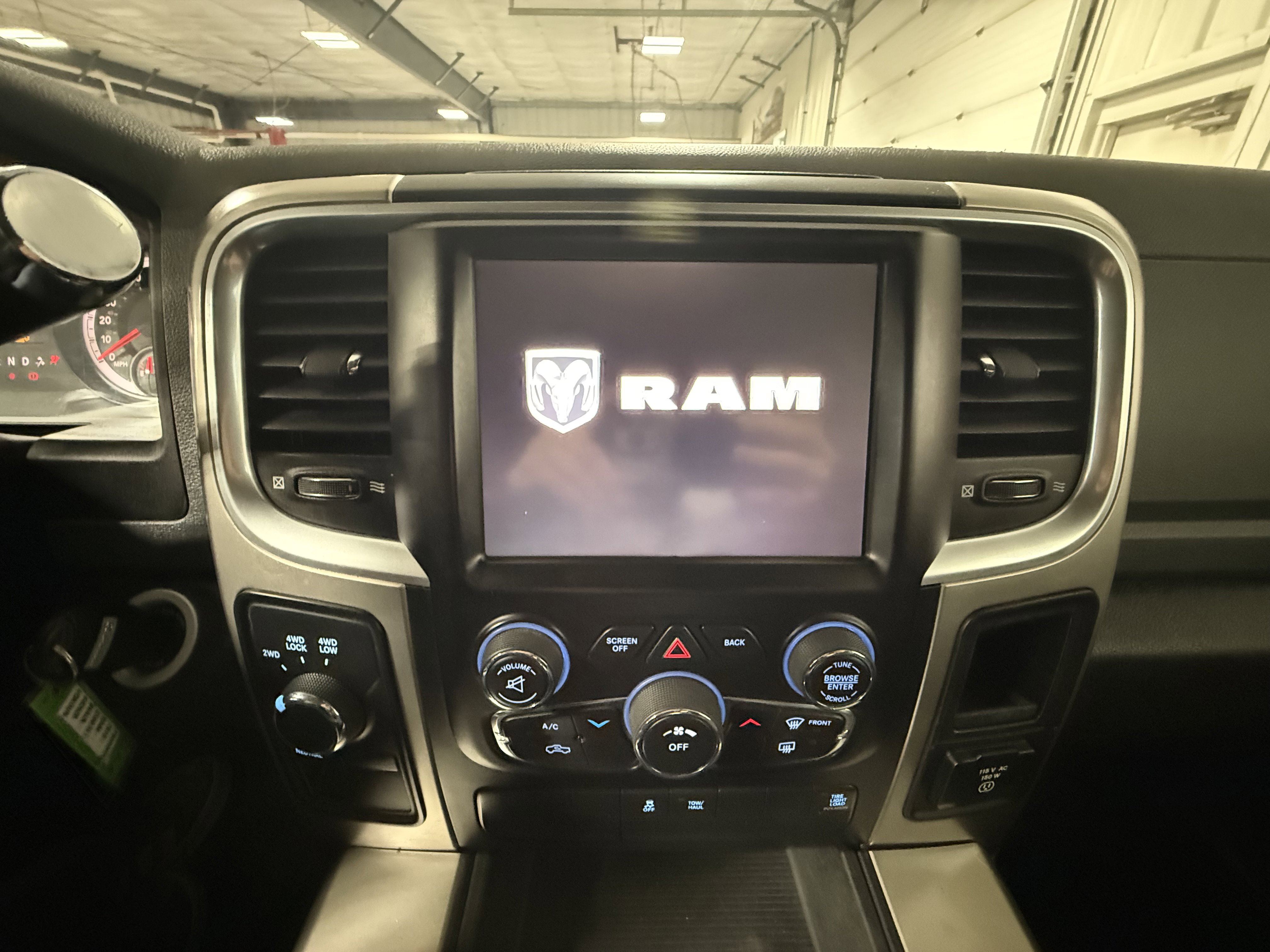 Used 2013 RAM 2500 Outdoorsman image 24