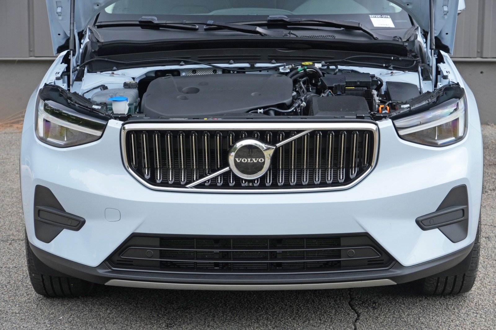 Used 2025 Volvo XC40 B5 Core w/ Climate Package AWD/4WD image 6