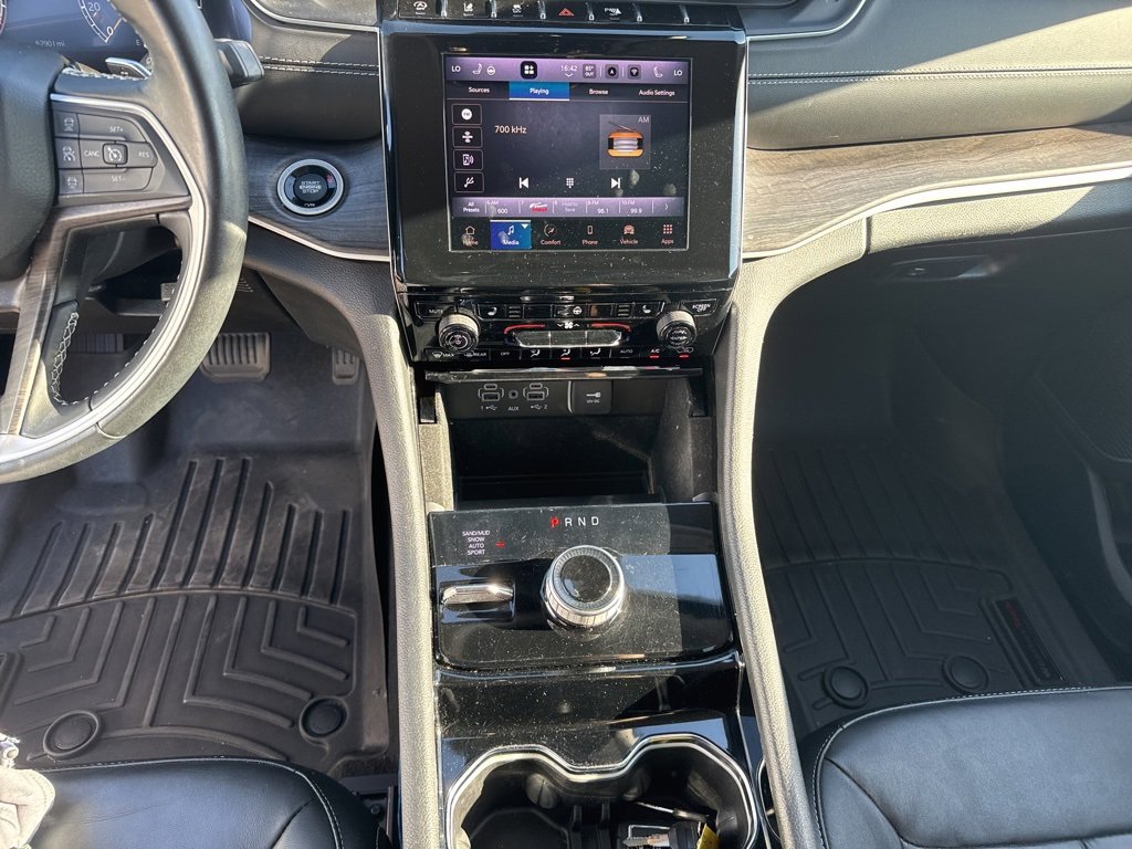 Used 2022 Jeep Grand Cherokee Limited w/ Trailer Tow Prep Group (B) image 12