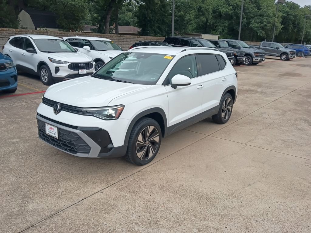 Used 2025 Volkswagen Taos SE AWD/4WD video 1
