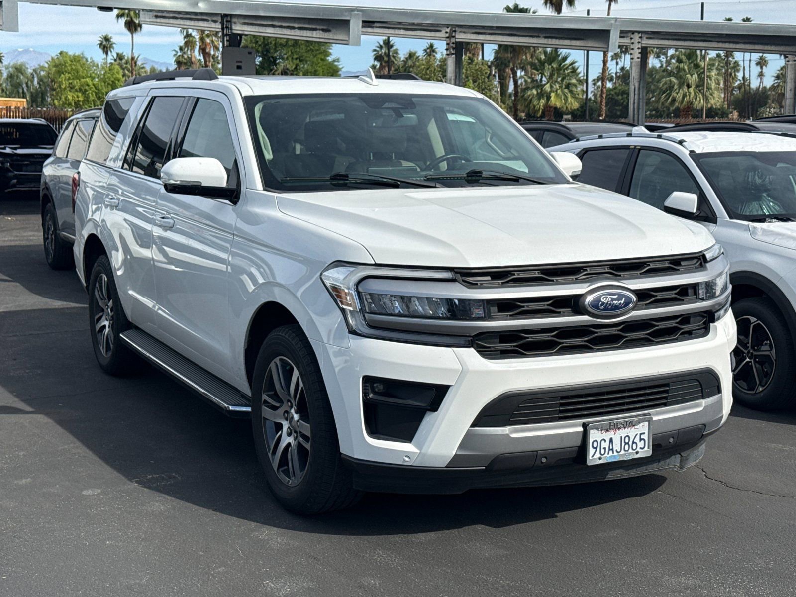 Used 2023 Ford Expedition XLT RWD image 2