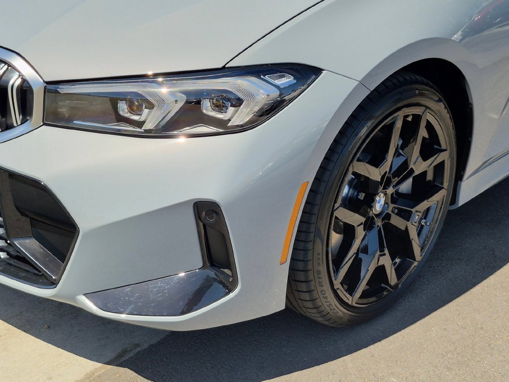 New 2026 BMW 330i Sedan w/ M Sport Package RWD image 19