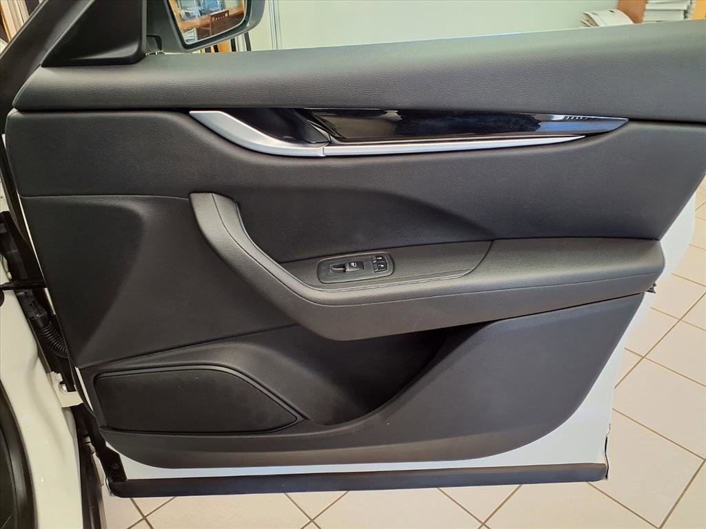 Used 2023 Maserati Levante Modena image 12