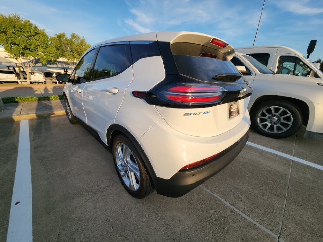 Used 2023 Chevrolet Bolt LT FWD image 4