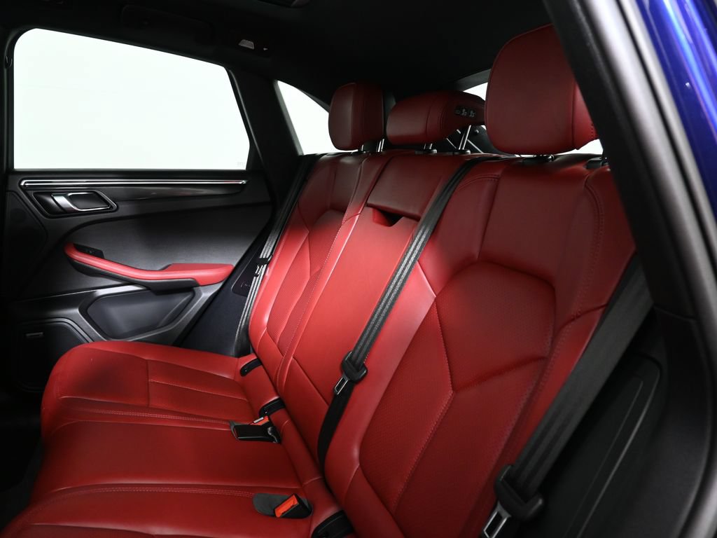 Used 2026 Porsche Macan AWD/4WD image 38