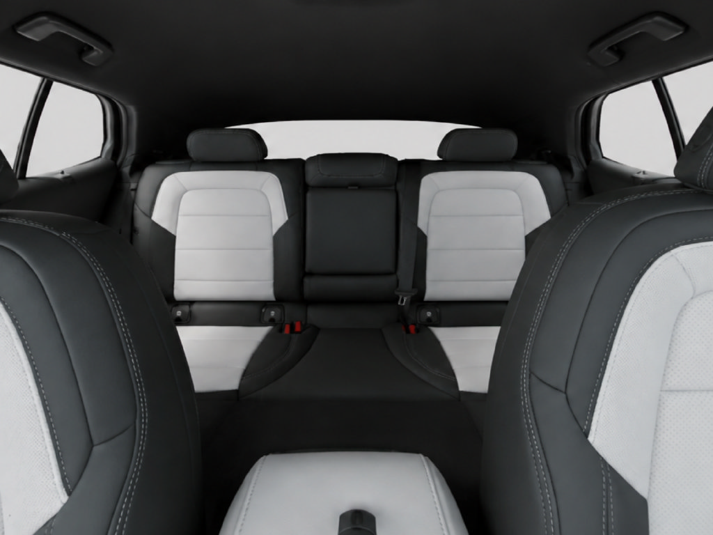 New 2026 Chevrolet Equinox EV LT AWD/4WD image 17