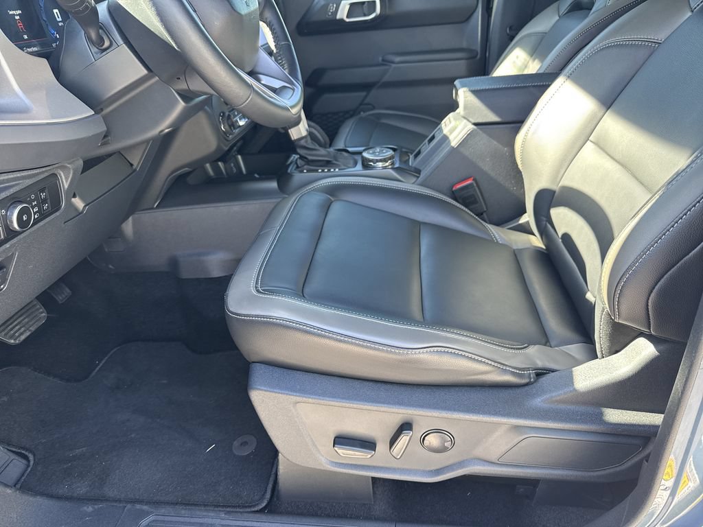 New 2025 Ford Bronco Outer Banks w/ Sasquatch Package AWD/4WD image 9