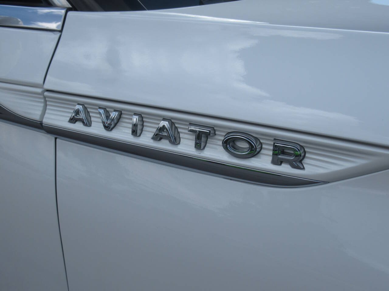 Used 2021 Lincoln Aviator Reserve w/ Equipment Group 208A AWD/4WD image 5