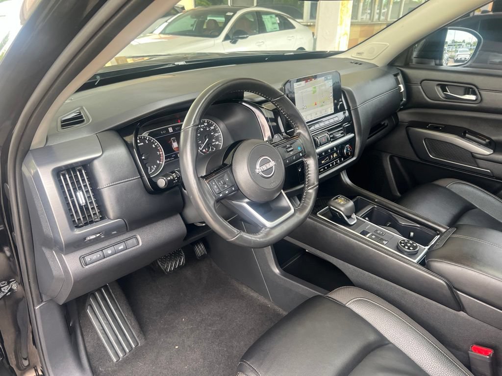 Certified 2024 Nissan Pathfinder SL w/ SL Premium Package AWD/4WD image 6