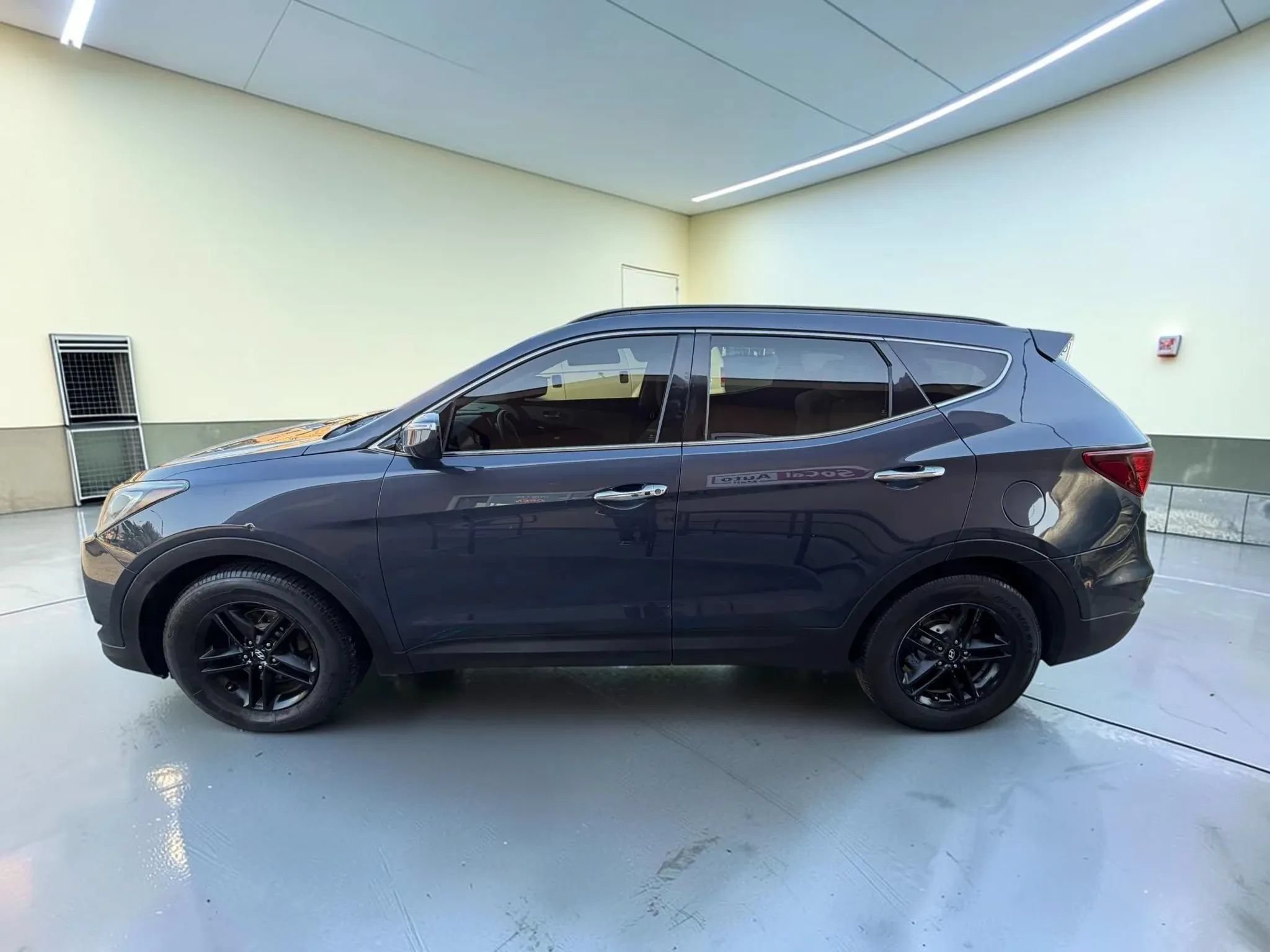 Used 2018 Hyundai Santa Fe Sport w/ 2.4L Value Package 02 FWD image 6
