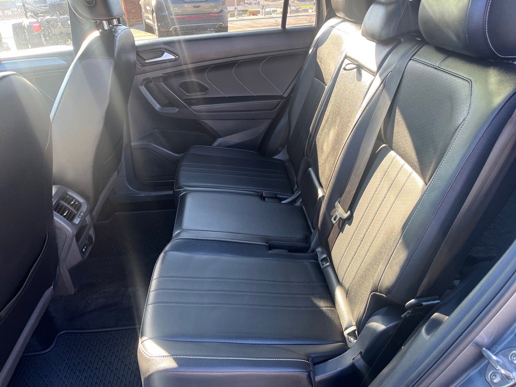 Used 2024 Volkswagen Tiguan SE R-Line image 19
