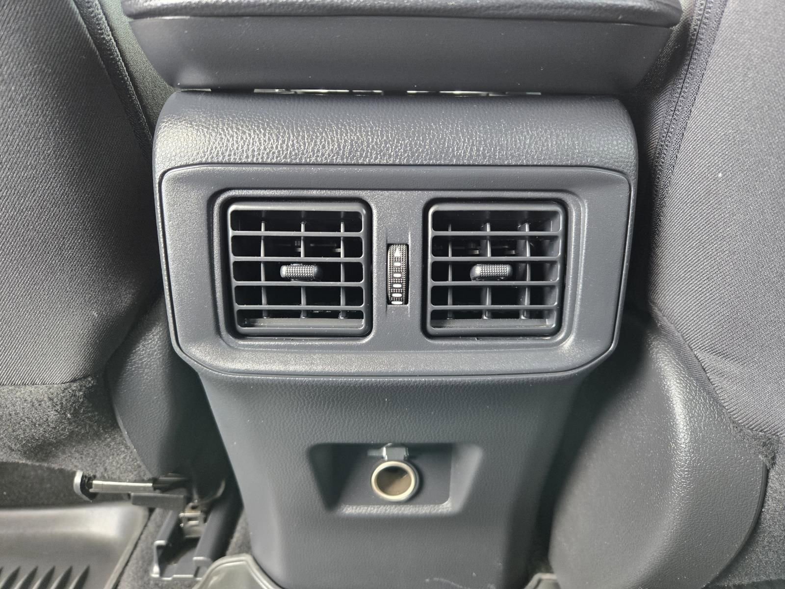 Used 2024 Toyota RAV4 LE AWD/4WD image 26