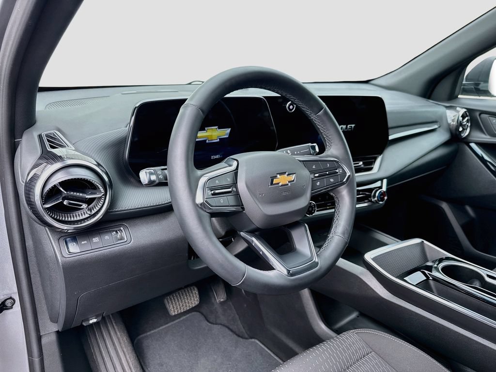 Used 2025 Chevrolet Equinox LT AWD/4WD image 9