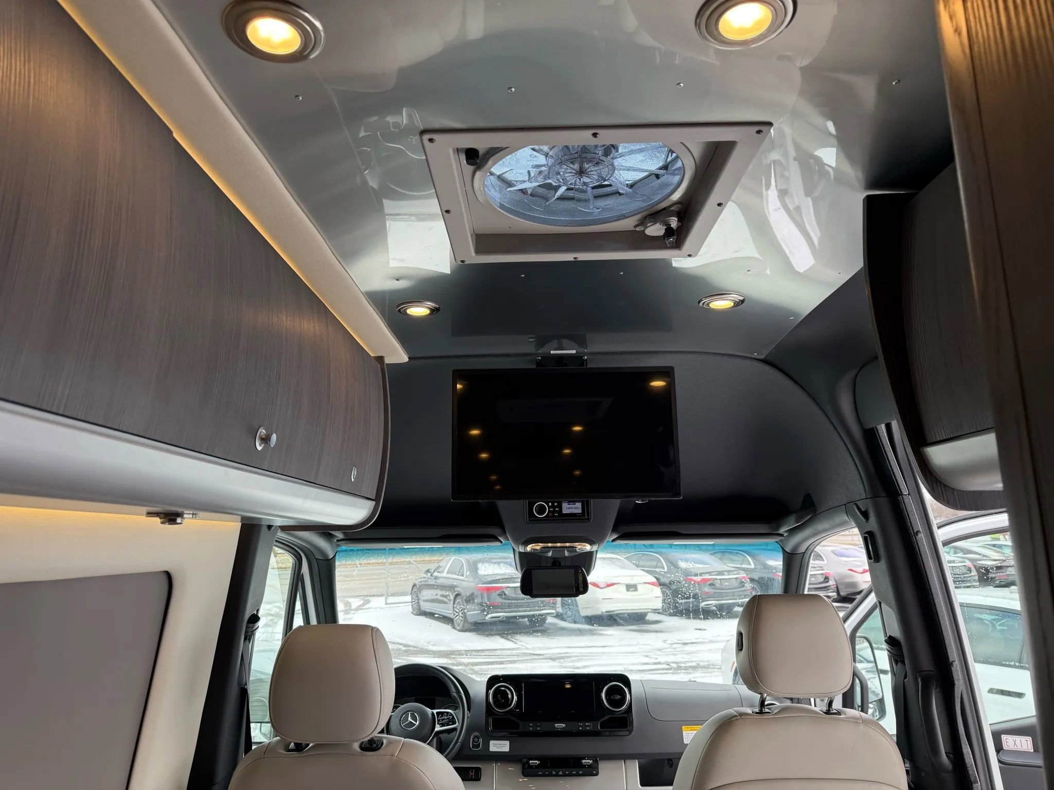 Used 2022 Mercedes-Benz Sprinter 3500 w/ Parking Package image 56