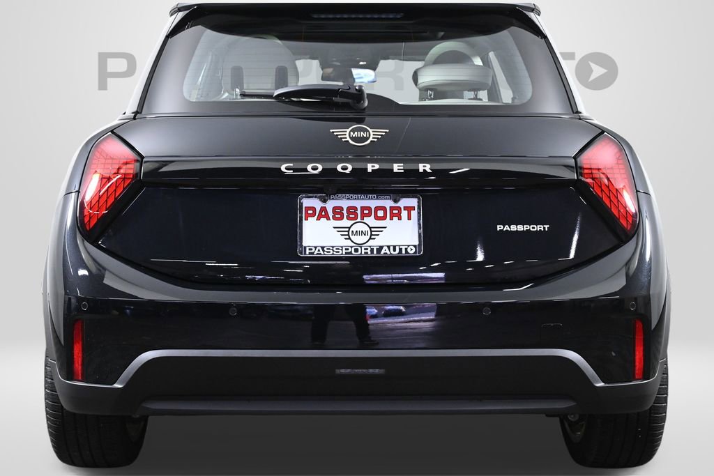 Certified 2025 MINI Cooper 2-Door Hardtop image 9