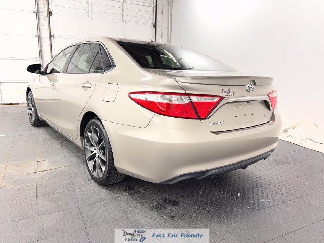 Used 2016 Toyota Camry XSE FWD image 5