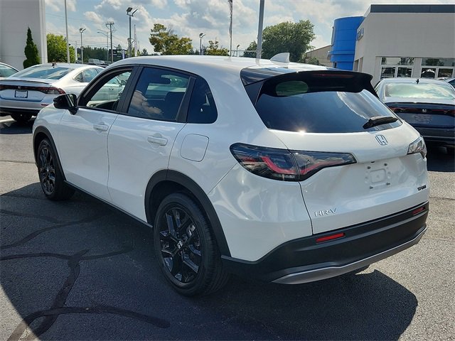 Used 2025 Honda HR-V Sport image 4