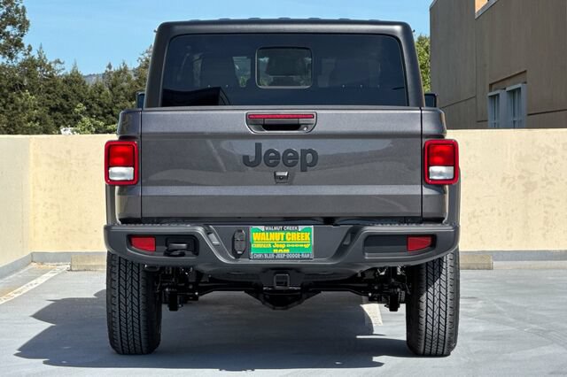 New 2026 Jeep Gladiator Sport AWD/4WD image 5