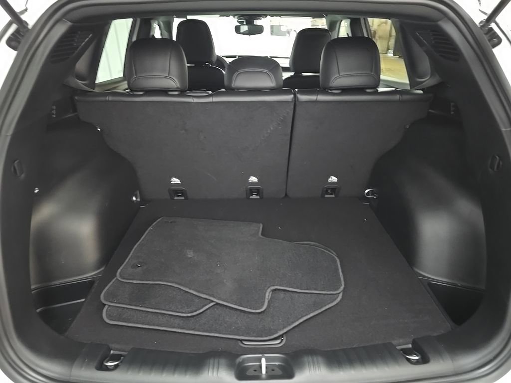 Used 2023 Jeep Compass Altitude image 11