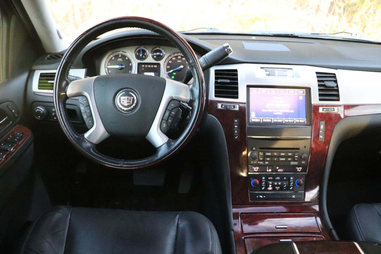 Used 2014 Cadillac Escalade ESV Premium AWD/4WD image 17