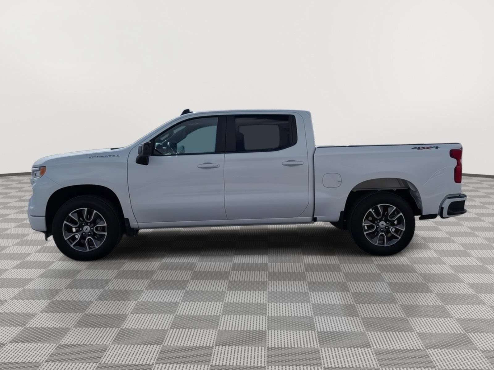 Used 2024 Chevrolet Silverado 1500 RST AWD/4WD image 2