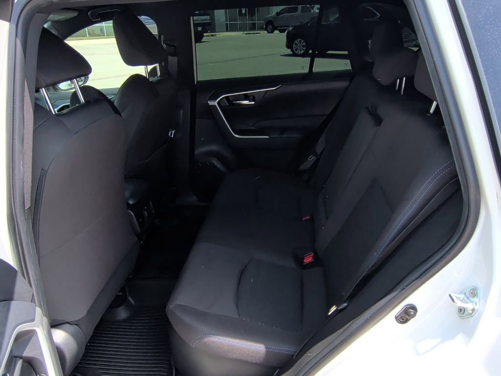 Used 2022 Toyota RAV4 SE AWD/4WD image 31