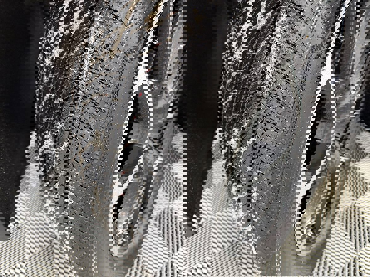 Used 2024 Chevrolet Suburban RST w/ Luxury Package image 38