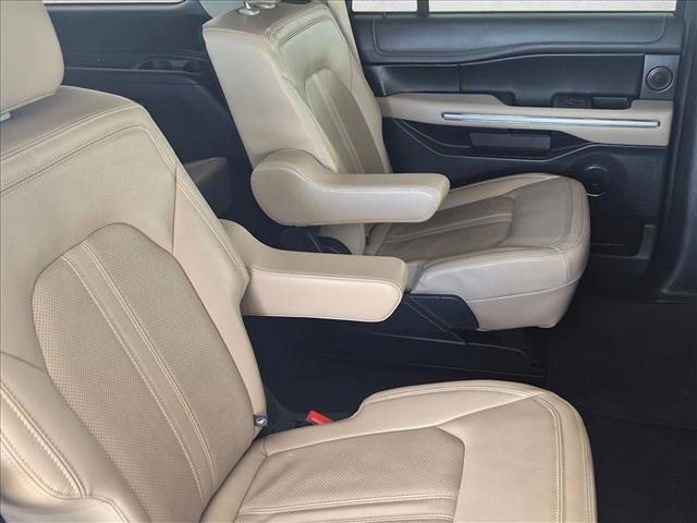 Used 2023 Ford Expedition Limited image 21